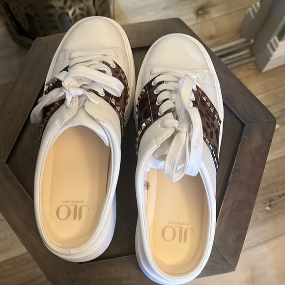 💎1 hour sale. JLO, slip on sneakers, leopard & metallic stud detail - Picture 5 of 9